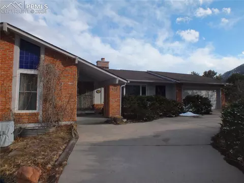457 Crystal Hills Blvd, Manitou Springs, CO 80829