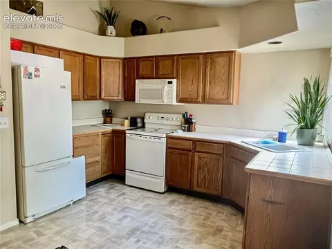 Kitchen - 9845 Everglades Dr, Peyton, CO 80831 photo 2 of 2