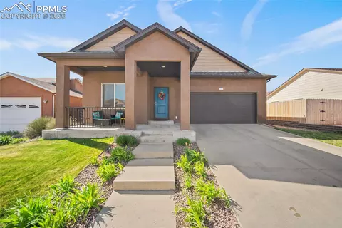 3012 Prairie Hawk Ln, Pueblo, CO 81005