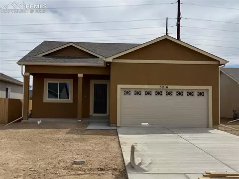 5216 Gannet Ln, Pueblo, CO 81008