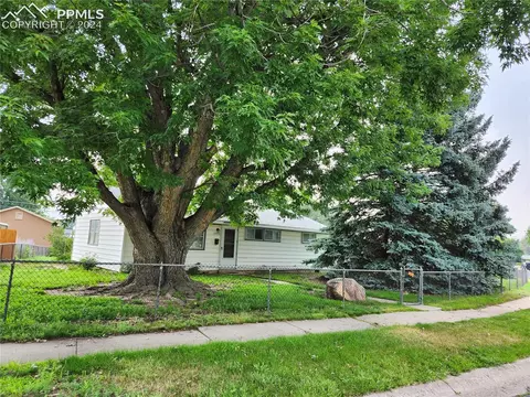 2524 Meadowlark Ln, Colorado Springs, CO 80909