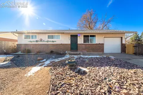 1818 Couch Pl, Colorado Springs, CO 80911