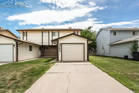 8 Castle Royal Dr, Pueblo, CO 81005