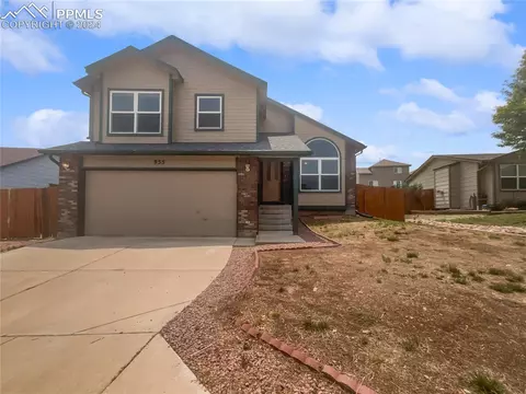 955 Lords Hill Dr, Fountain, CO 80817