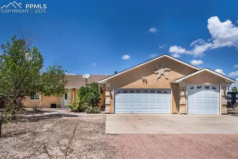 935 W Camino Pablo Ct, Pueblo, CO 81007