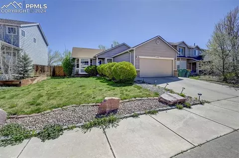 11375 Berry Farm Rd, Fountain, CO 80817