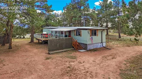 957 Arapahoe Dr, Florissant, CO 80816