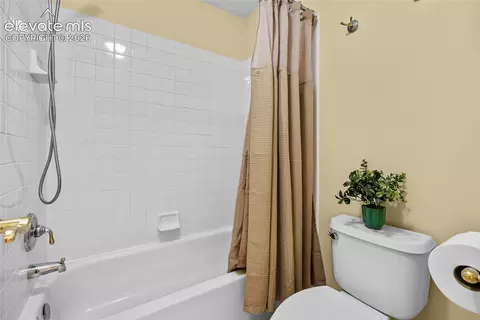 Bath - 4882 Antelope Trl, Elbert, CO 80106 photo 5 of 6