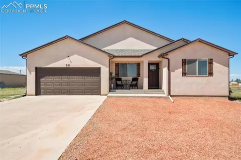 751 E Marigold Dr, Pueblo West, CO 81007