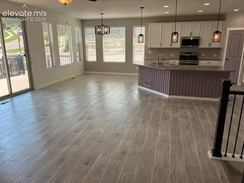 Living - 928 Graywoods Ter, Monument, CO 80132 photo 2 of 3