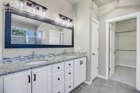 Bath - 928 Graywoods Ter, Monument, CO 80132 photo 1 of 4
