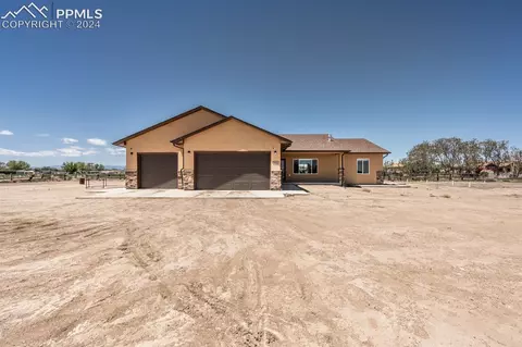 929 27th Ln, Pueblo, CO 81006