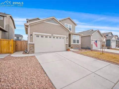 8161 Goldenray Pl, Colorado Springs, CO 80908