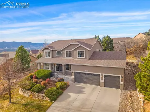 1860 Bridle Oaks Ln, Colorado Springs, CO 80921