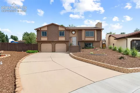 8475 Contrails Dr, Colorado Springs, CO 80920