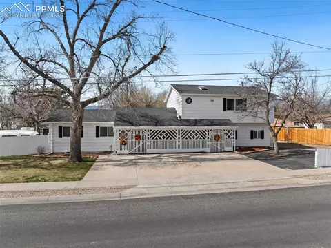 1641 Acacia Dr, Colorado Springs, CO 80907
