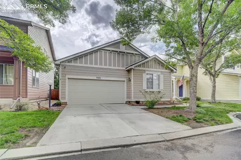 920 Evening Star Ct, Colorado Springs, CO 80910