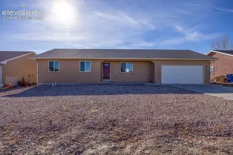 228 E Arvada Dr, Pueblo, CO 81007