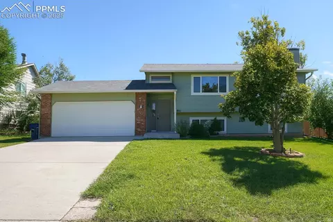 3865 Rosemere St, Colorado Springs, CO 80906