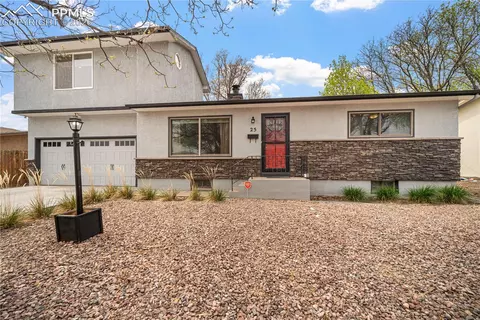 25 Fordham Cir, Pueblo, CO 81005