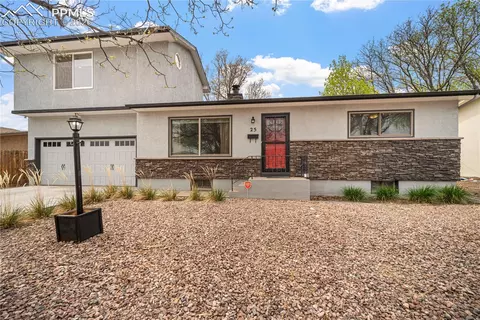25 Fordham Cir, Pueblo, CO 81005
