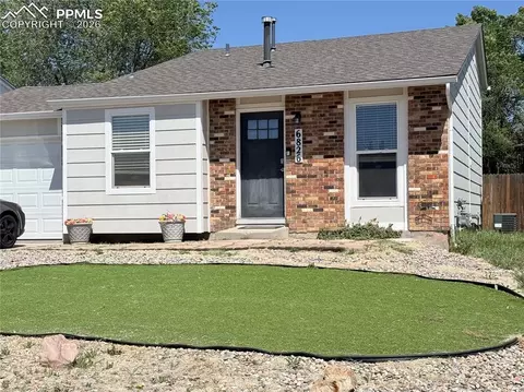 6826 Noble St, Colorado Springs, CO 80915