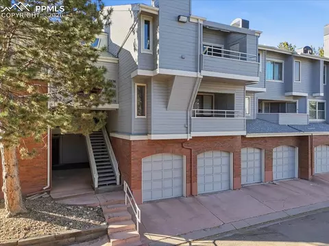 3638 Iguana Dr, Colorado Springs, CO 80910