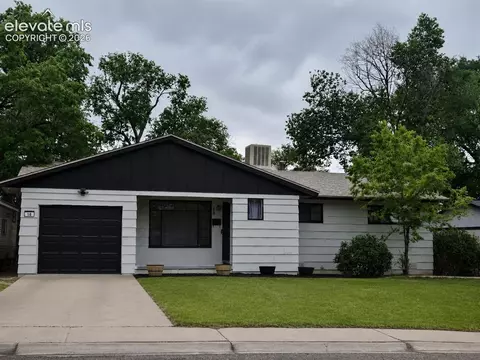 18 Dundee Ln, Pueblo, CO 81001