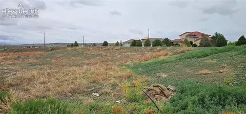 8 Walking Stick Blvd, Pueblo, CO 81001