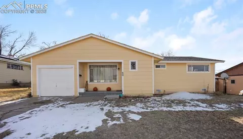 60 Loch Lomond Ln, Pueblo, CO 81001