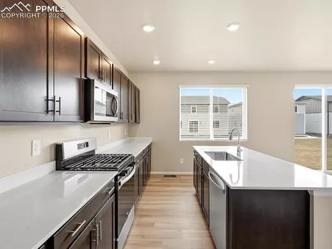 Kitchen - 13231 Valley Peak Dr, Peyton, CO 80831 photo 4 of 5