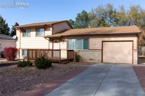 3932 Pearl Dr, Colorado Springs, CO 80918