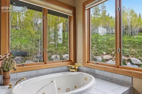 Bath - 348 Jade Rd, Silverthorne, CO 80498 photo 2 of 5
