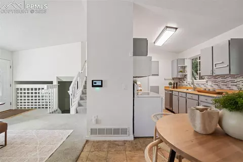 11413 Ellsworth Pl, Aurora, CO 80010 photo 8