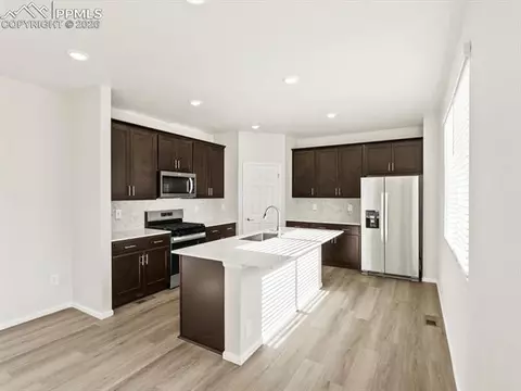 13290 Valley Peak Dr, Peyton, CO 80831 photo 2