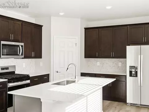13290 Valley Peak Dr, Peyton, CO 80831 photo 4