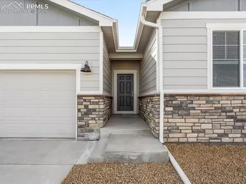 10490 Devoncove Dr, Peyton, CO 80831 photo 2