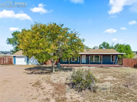 909 W La Grange Dr, Pueblo, CO 81007