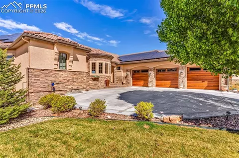 4427 Porta Fina Dr, Pueblo, CO 81001