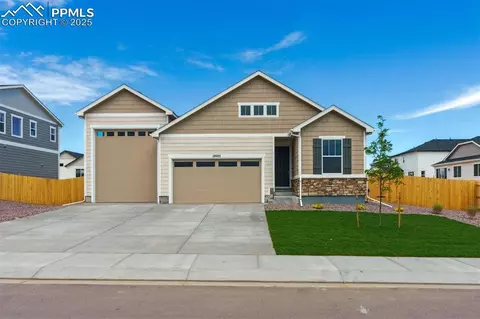 10025 Kingsbury Dr, Peyton, CO 80831 photo 1
