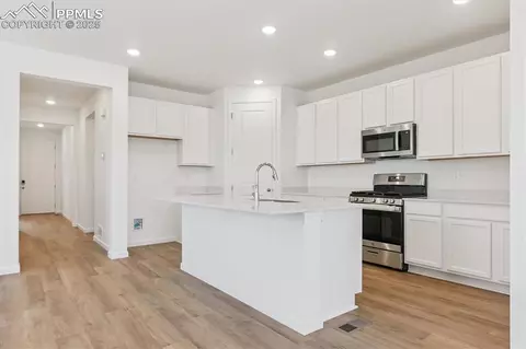 10025 Kingsbury Dr, Peyton, CO 80831 photo 11