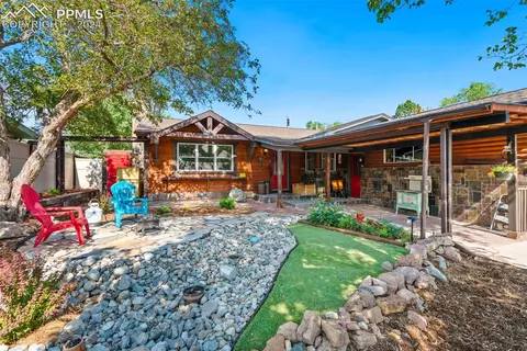 802 Crown Ridge Dr, Colorado Springs, CO 80904