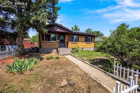 525 Yellowstone Rd, Colorado Springs, CO 80910