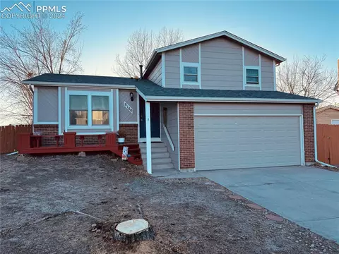 8140 Contrails Dr, Colorado Springs, CO 80920