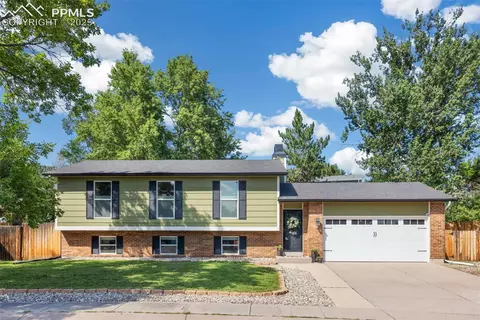 406 Winter Park Ln, Colorado Springs, CO 80919
