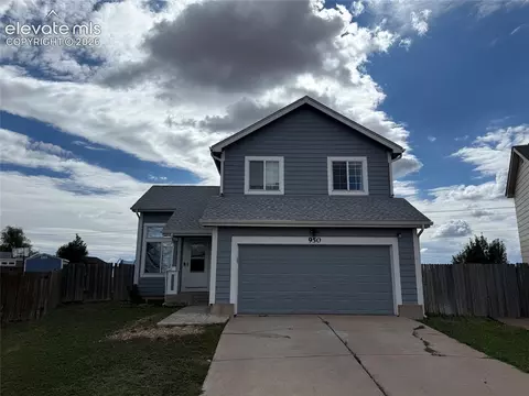 950 Square Dance Ln, Fountain, CO 80817