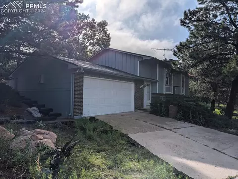 5215 Diamond Dr, Colorado Springs, CO 80918