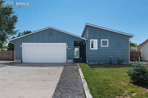 2521 Taylor Ln, Pueblo, CO 81005