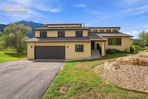 425 Roxbury Cir, Colorado Springs, CO 80906