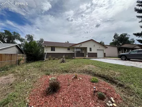 1815 Olympic Dr, Colorado Springs, CO 80910